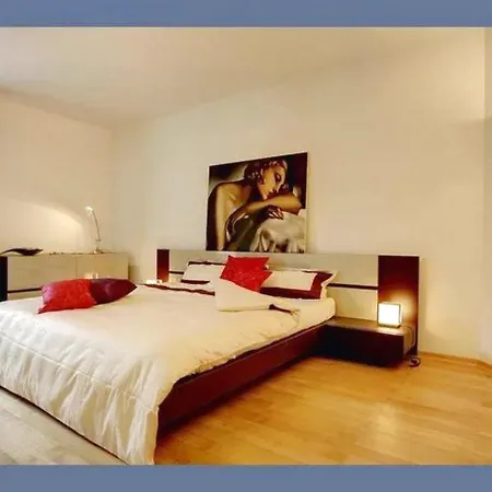 Birkerstrasse Spacious Apartment Daire